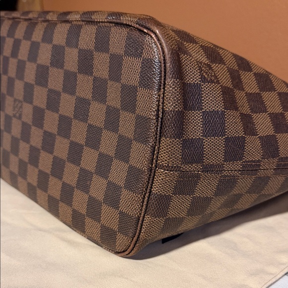 Louis Vuitton Damier Ebene Tote - Picture 6 of 10